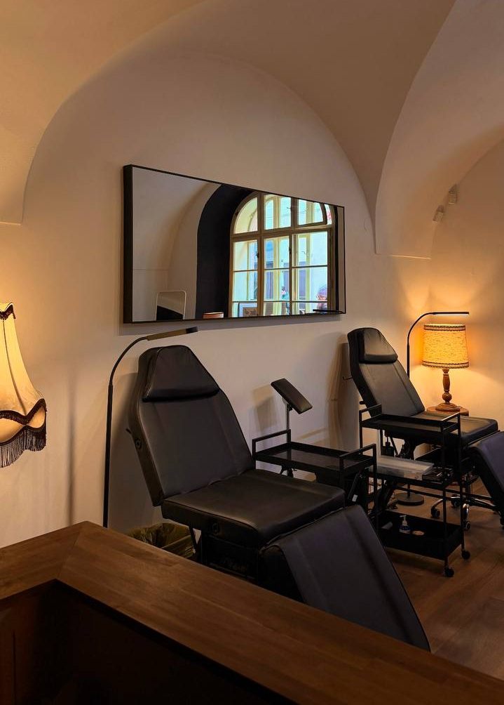 STIN tattoostudio interior - Gothic vaulted ceiling, Prague