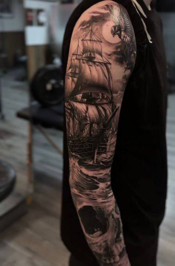 Realistický rukáv s plachetnicí / Black and grey realism ship sleeve